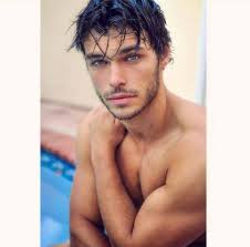 Les plus beaux Hommes du monde