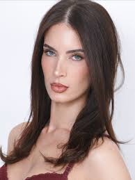 probablemente mis retratos favoritos hasta ahora ❤️‍🩹 fotógrafo: @oscarkkt  . . . #model #shooting #photographer #photoshoot #portrait #retrato  #headshoot #modelspain