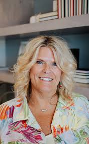 Marlene Weaver's Instagram, Twitter & Facebook