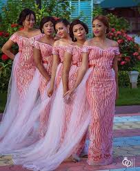 Pin By Izi On Styles African Bridesmaid Dresses African Fashion Dresses Nigerian Bridesmaid Dresses