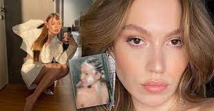 Sosyal medya fenomenlerinden duygu özaslan, internete yine olay oldu. Duygu Ozaslan Cigrindan Cikti Artik Dustan Ciplak Paylasiyor Reklam Icin Dusa Girdi Oradan Paylasti Ipin Ucunu Kacirdi Takvim