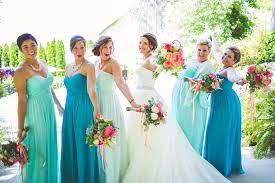 Pour une cérémonie avec un magnifique effet visuelle optez donc pour nos robes de demoiselle d'honneur couleur bleu pastel. Robes De Demoiselles D Honneur The Ceremonie Laique