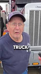 🚛💪 PURE AMERICAN DEDICATION. This man bought his truck brand new in 1999  — it had just 28 miles