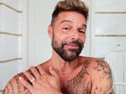 Ricky martin faux hawk hair. Ckujf6mav47cxm