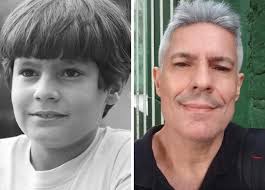 Ator mirim de 'O Astro' hoje toca no Monobloco e trabalha em ONG. Veja como  estão outros nomes da novela, que chega ao Globoplay nesta segunda