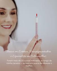 Antes de qualquer procedimento estético, como a limpeza de pele, a  avaliação é essencial! 👀✨ Sempre busco entender as necessidades  específicas de cada paciente, para evitar reações indesejadas em sua pele  após