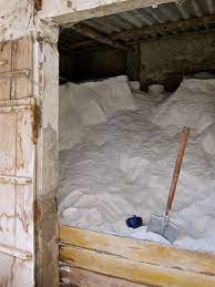 The Village Salt House Life Is Changing Fast In Vietnamese Craft Villages Conical Hats Are Still Made In đon Thư Village 30km Village Life Vietnam Artisan