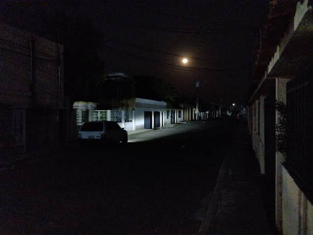 Sectores de Maracaibo reportan varias horas sin electricidad tras chubascos de este jueves