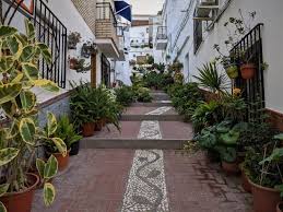 Professional and proactive, we help our clients to purchase and sell properties throughout the granada province. Que Ver En Velez De Benaudalla El Secreto De La Costa Tropical