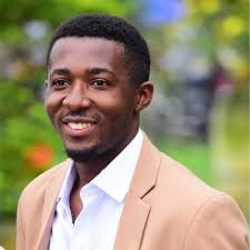 J'ai le plaisir de vous annoncer que j'occupe désormais le poste de…