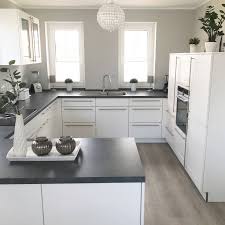 Instagram Wohn Emotion Landhaus Kuche Kitchen Modern Grau Weiss Grey White Emotion Instagram Kitche In 2020 Kitchen Design Small Kitchen Interior Home Decor Kitchen