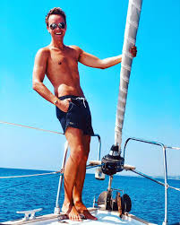 La prochaine fois que j'emploierai l'expression « avoir une peur bleue » je saurais. Cyril Feraud Jour De Bateau Aujourd Hui Merci De Votre Facebook