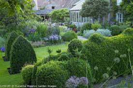 Marianne Majerus Garden Images