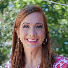 Dena Tracy's Instagram, Twitter & Facebook