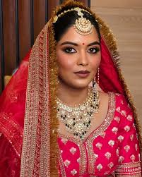 The very my kind of makeup. Soft brown smokey eyes and nude lips has always  been my go to makeup, I even do this