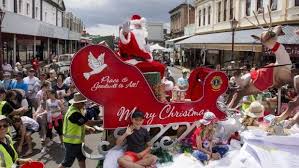 Santa Arrives At The Christmas Parade In Feilding Manawatu New Zealand Christmas Parade New Zealand Houses Parades