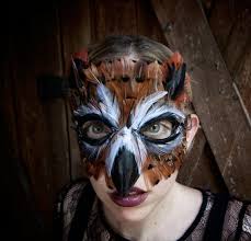 Fabriquer un masque chouette hulotte en papier épais de couleur. Masque De Hibou De Grande Corne De Plume Costume De Hibou Etsy