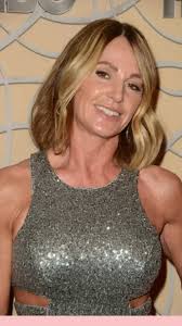 Romanian Gymnasts Not Using Grips