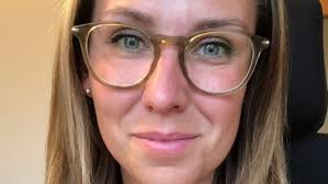 Caroline är ”Bondekompis”