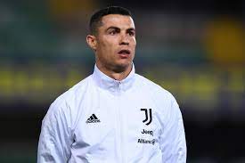 The captain's armband that cristiano ronaldo angrily threw to the ground during portugal's world cup qualifier in belgrade last week has been sold to an unidentified bidder for €64,000. Cristiano Ronaldo Seine Katze Fliegt Per Privatjet Zum Tierarzt Brigitte De