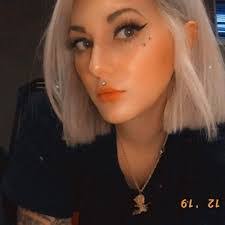 Alicia Hammond's Instagram, Twitter & Facebook