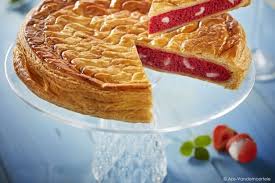 Recette De Galette Des Rois A La Fraise Et Au Litchi Recette Galette Des Rois Recette Galette Galette