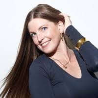 Loni Knight's Instagram, Twitter & Facebook