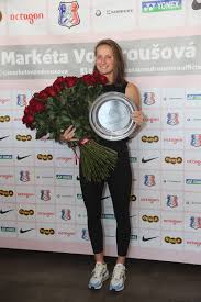 Get the latest news on marketa vondrousova including her, stats, videos, and more at the official women's tennis association website. Galerie Tenistky Odhodily Stud I Obleceni Tohle Je Milionovy Relax Foto 20 Isport Cz