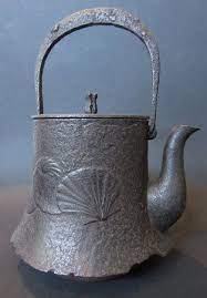 Japanese Antique Iron Tetsubin With Shells Japanese Antiques Tea Pots Tea Pot Set