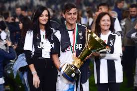 Zinchenko rozpoczął karierę w russian premier league zespół fc ufa przed dołączeniem do. Paulo Dybala S Model Girlfriend Urges Juventus Star To Complete Premier League Transfer Irish Mirror Online