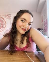 Melissa Postell's Instagram, Twitter & Facebook