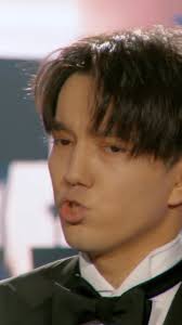 The University Series stars Jairus Aquino and Nicole Omillo deliver a  kilig-filled duet at the Vivarkada concert