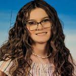 Elin Simmons's Instagram, Twitter & Facebook