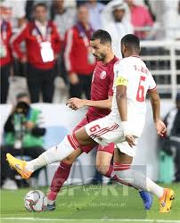 أكد الحسن صالح لاعب منتخب الإمارات أن مواجهة تايلاند في المرحلة الأخيرة من دور المجموعات بكأس آسيا لن تكون سهلة، مشيرا إلى أن هدف الأبيض هو الفوز من أجل التأهل في صدارة المجموعة الأولى. ØµØ­Ø§ÙØ© Ø§Ù„ÙŠÙ…Ù† Ø¶Ø§Ø­ÙŠ Ø®Ù„ÙØ§Ù† ÙŠØ³Ø®Ø± Ù…Ù† Ù„Ø§Ø¹Ø¨ÙŠ Ù…Ù†ØªØ®Ø¨ Ø§Ù„Ø§Ù…Ø§Ø±Ø§Øª ÙˆÙŠÙ‡Ø§Ø¬Ù… Ù…Ù†ØªØ®Ø¨ Ù‚Ø·Ø±