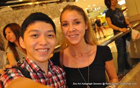 Zee Avi Ghostbird Autograph Session @ Rock Corner