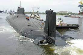 The sheer size of russia's typhoon submarines. Submarine Matters International Smi New Full Articles Only For Donors Extraordinary Russian Comments On Typhoon Submarines To Carry 200 Cruise Missiles