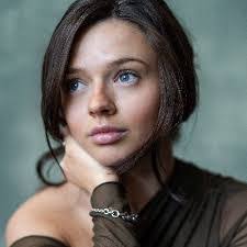 Caitlin Rose's Instagram, Twitter & Facebook