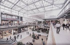 City park mall din constanta este un mall in care gasesti, adunate la un loc, toate brandurile importante din domeniul modei, bijuteriilor city park mall a fost construit in doi ani, din 2006 pana in 2008, fiind rezultatul efortului sustinut al unei echipe de profesionisti, formata din arhitecti, designeri. Program Schimbat In Mall Uri Ce Se IntamplÄƒ Cu Magazinele È™i Farmaciile