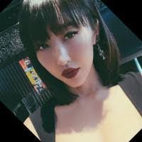 Elin Hillestad's Instagram, Twitter & Facebook