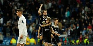 Eliminación histórica del conjunto de solari en un partido para olvidar. Real Madrid Y Video De Los Goles Del Ajax En El 4 1 En Champions League Champions League Futbolred