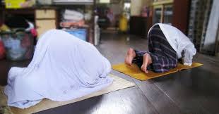 Jullet ay, pilgrim, lips that they must use in prayer. Solat Jemaah In English Daripada Solat Fardhu Jumaat Ialah 2 Orang