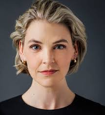 Lisa Goebel's Instagram, Twitter & Facebook