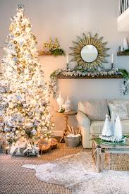 These festive strands can also hide those inevitable bare spots that you swore weren't there when you picked out the tree. Neutral Christmas Tips For Decorating A Silver And Gold Christmas Tree