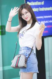 Sana Kpics In 2020 Korean Airport Fashion Korean Fashion Kpop Fashion
