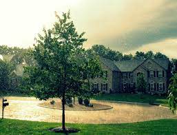 Pin By Retta Lewis On Rain Rainy Raining Pins House Styles Mansions Decor