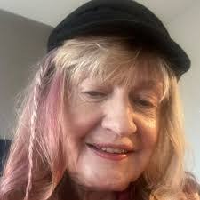 Peggy Farris's Instagram, Twitter & Facebook