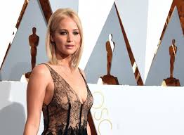 She moved to oxfordshire when she was five, where she attended the dragon school. Jennifer Lawrence Emma Watson Named Ideal Celebrity Political Leaders