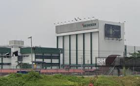 Maybank, bank terbesar negara dengan permodalan pasaran rm88.6 bilion, sememangnya sentiasa berada di puncak dengan wajaran indeks (ci) komposit 11.15 mata, diikuti public bank dengan wajaran ci 8.76 mata. Heineken Malaysia Akur Arahan Tutup Kilang