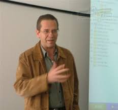 Fernando Howard, Director de Operaciones de Estadio W en el Diplomado de la  UIA