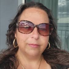 Susan Bratcher's Instagram, Twitter & Facebook